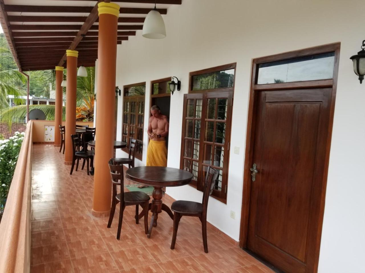 Kumara Guest House Unawatuna Kültér fotó