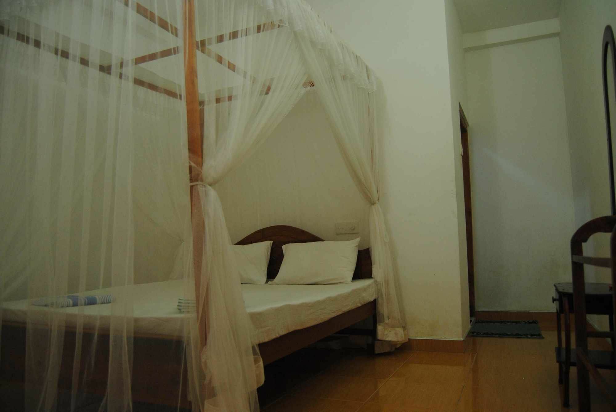 Kumara Guest House Unawatuna Kültér fotó